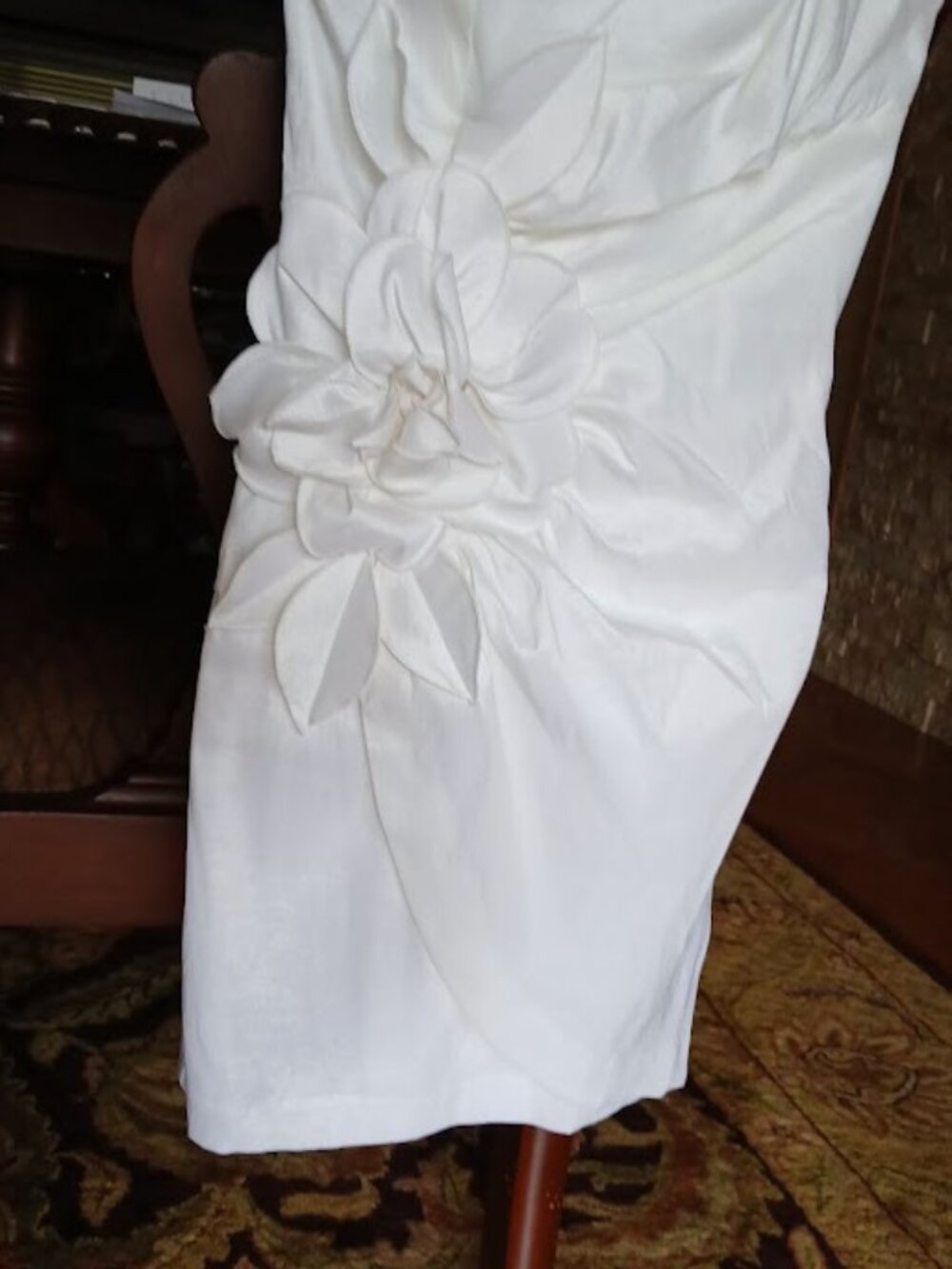 CACHE sleeveless gathered flower ivory mini dress size 8